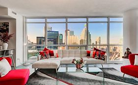 Spacious Lux 2Bd Downtown Toronto With Parking!